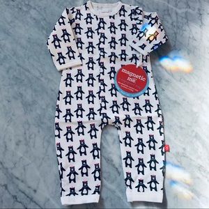 🌸Magnificent Baby Magnetic Bear Onesie - 6-9mo